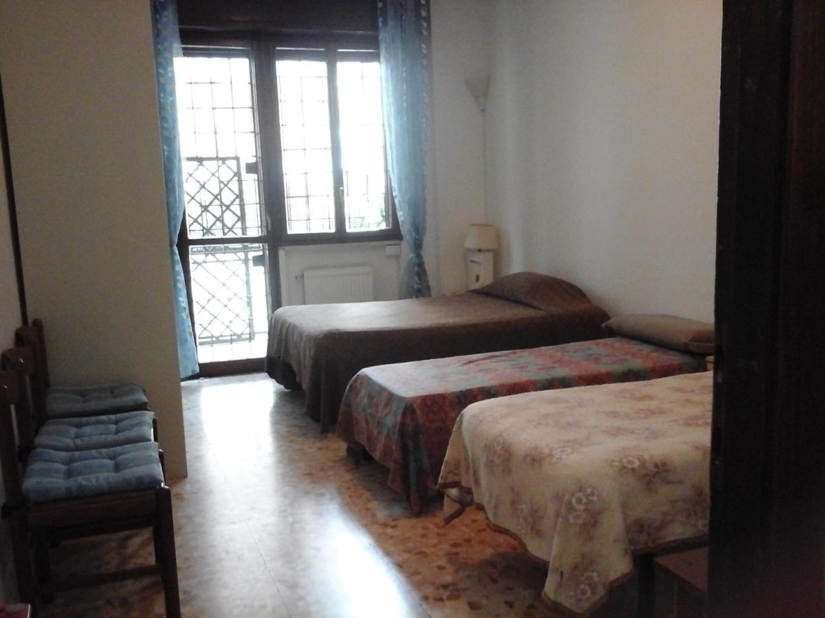 B&B Near Metro' Central Line - Only Wc In The Rooms 15 Minutes To Termini Station 20 To Spagna Square - In The Night Bus Roma Dış mekan fotoğraf