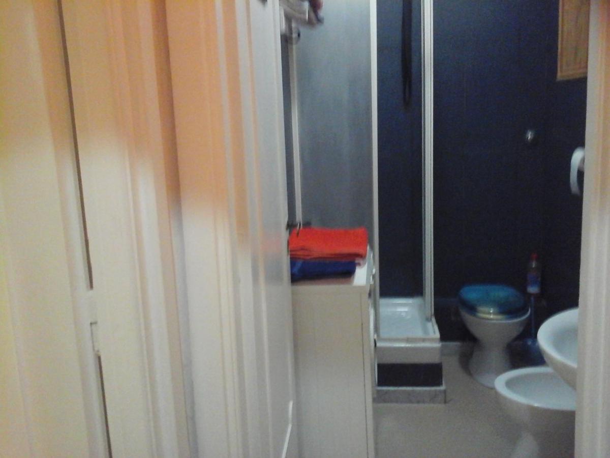 B&B Near Metro' Central Line - Only Wc In The Rooms 15 Minutes To Termini Station 20 To Spagna Square - In The Night Bus Roma Dış mekan fotoğraf